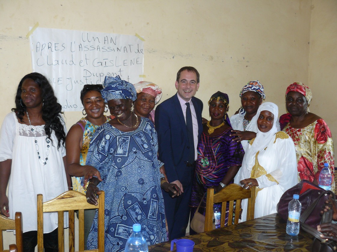 Maire Montreuil avec femmes Diongaga